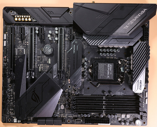 华硕ROG Maximus XI Hero（Wi-Fi）Z390电竞主板图赏!引入AI智能超频