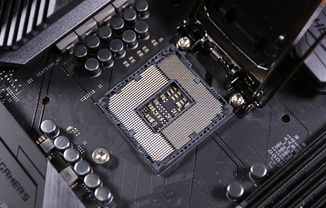 华硕ROG Maximus XI Hero（Wi-Fi）Z390电竞主板图赏!引入AI智能超频