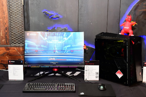 1ms响应+144Hz刷新率!微星发布全球首款RGB灯条电竞显示器Optix MPG27CQ