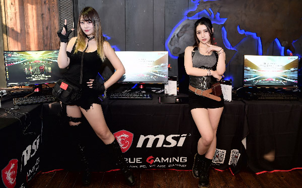 1ms响应+144Hz刷新率!微星发布全球首款RGB灯条电竞显示器Optix MPG27CQ