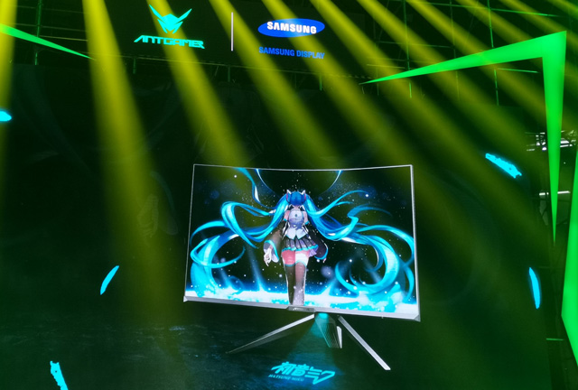 蚂蚁电竞发布两款电竞显示器：首发三星1000R曲率月牙屏
