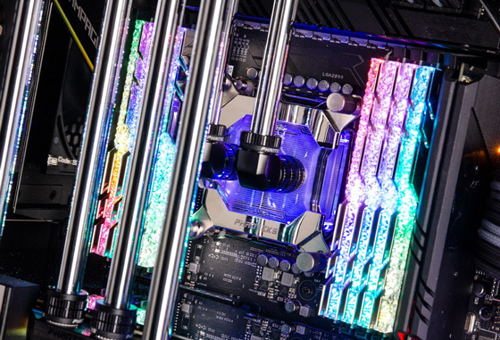 13万！Intel酷睿i9-9990XE顶级主机登场:14核心全5GHz/双路水冷散热