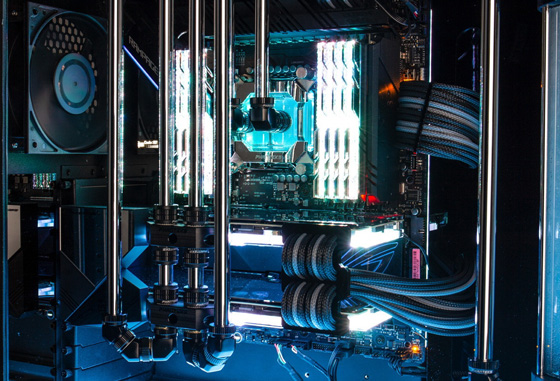 13万！Intel酷睿i9-9990XE顶级主机登场:14核心全5GHz/双路水冷散热