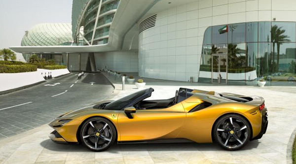 法拉利全新敞篷跑车SF90 Spider全球首发:3.9T V8双涡轮混动组合1000马力