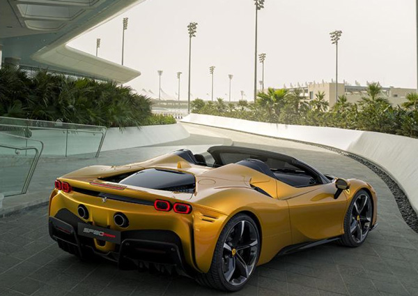 法拉利全新敞篷跑车SF90 Spider全球首发:3.9T V8双涡轮混动组合1000马力