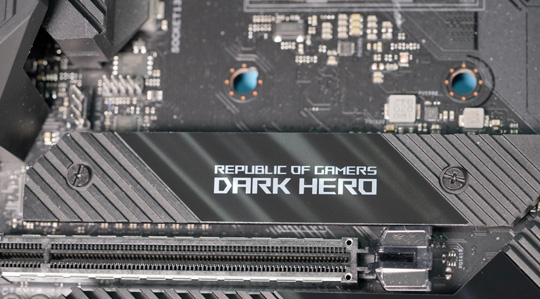 华硕推出ROG CROSSHAIR VIII DARK HERO主板：没有南桥风扇X570主板