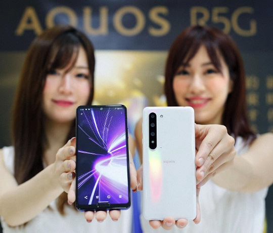夏普首款5G手机AQUOS R5G发布：双刘海＋骁龙865