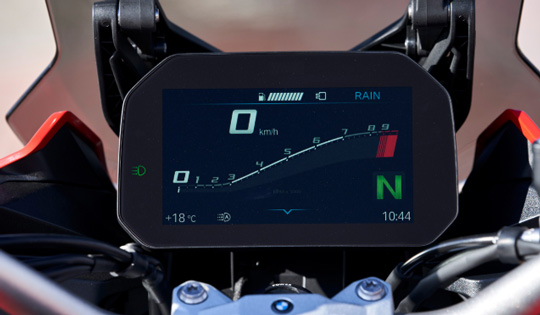 宝马全新F900系列豪华摩托车车型上市：10.59万起！