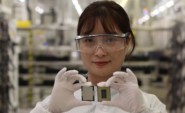 Intel官方首次展示12代酷睿处理器实物照片：媲美台积电7nm