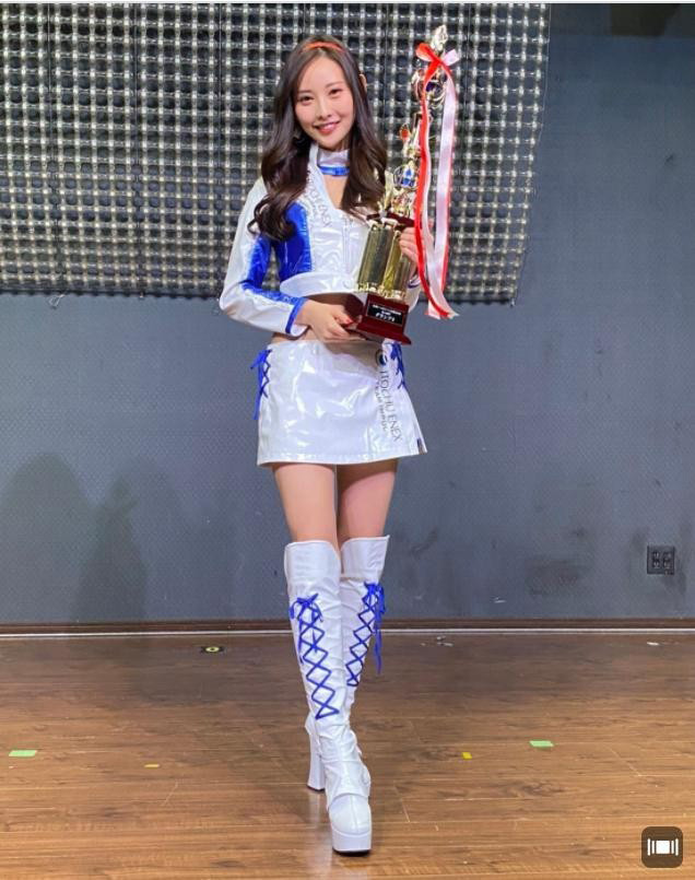 日本赛车女王大赛出炉 中日混血妹纸あのん 性感清纯好身材