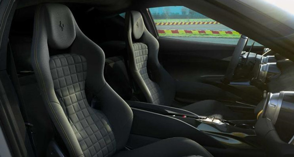 法拉利顶级跑车812 superfast官图公布：搭载6.5L V12发动机