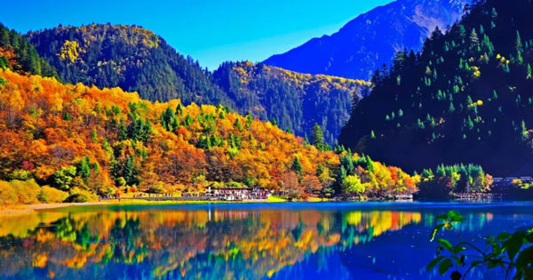 等待四年！九寨沟景区今日全域恢复开放：每日最大4.1万人次