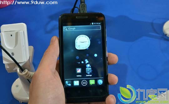 Ƴ4ͶżAndroid 4.0ֻ“Nova 4.0 V8000”