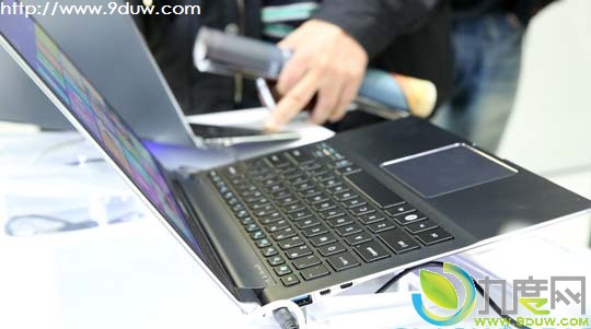 131080pȫʾ9ϵгSeries 9 Premium Ultrabook